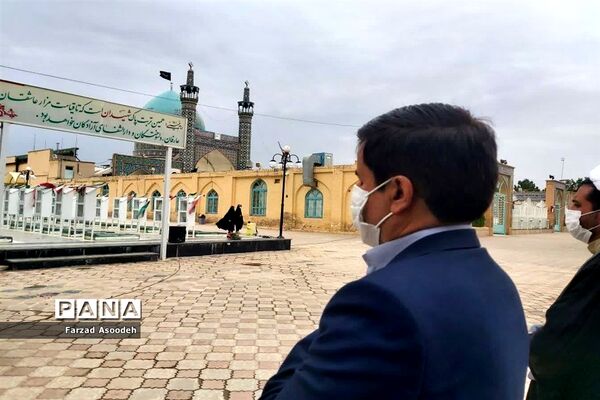 غباروبی مزار شهدای معلم در  کاشمر