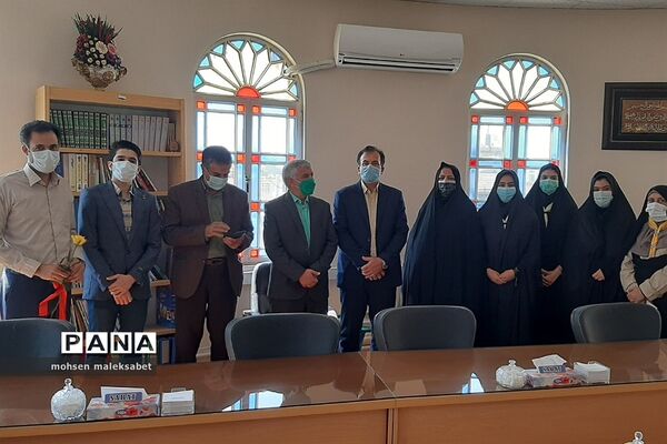 تقدیر از زحمات مدیرکل و معاونان اداره‌کل آموزش و پرورش استان یزد