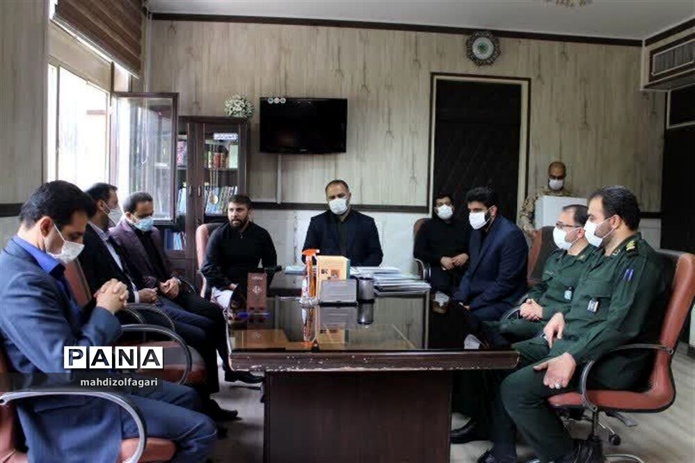 دیدار فرمانده سپاه حضرت عبدالعظیم حسینی (ع) با  مدیر آموزش و پرورش ناحیه دو شهر ری