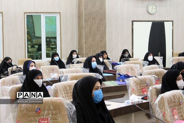 مراسم تجلیل از معلمان منتخب بسیجی در ارومیه