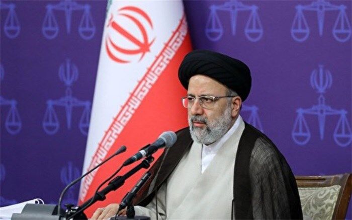 رئیسی: هنرمندان از آسیب‌های اجتماعی فیلم بسازند