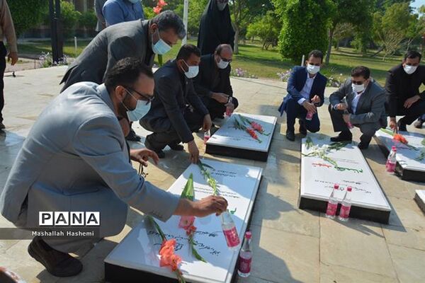 عطر افشانی گلزار مطهر شهدای گمنام پارک شغاب بوشهر