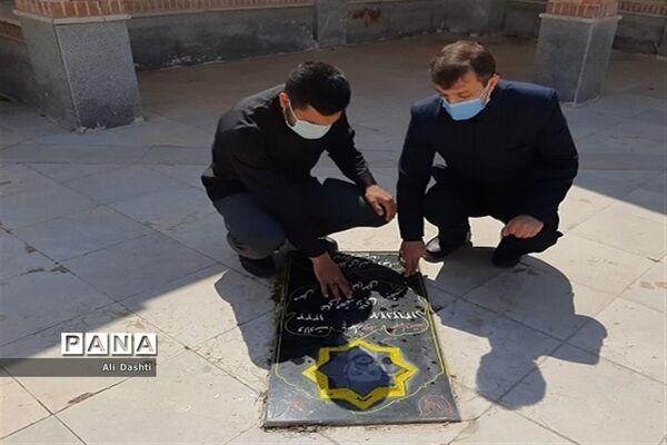 غبارروبی وگلباران مزار شهدا بجنورد