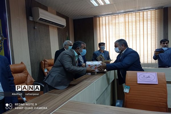 آیین تجلیل از پیشکسوتان فرهنگی در شهرستان امیدیه