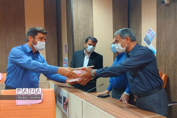 آیین تجلیل از پیشکسوتان فرهنگی در شهرستان امیدیه