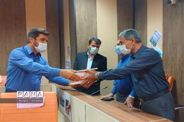 آیین تجلیل از پیشکسوتان فرهنگی در شهرستان امیدیه
