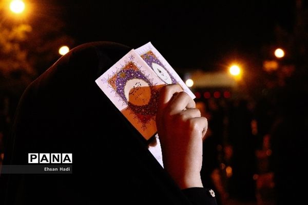 شب قدر زیر سایه قرآن