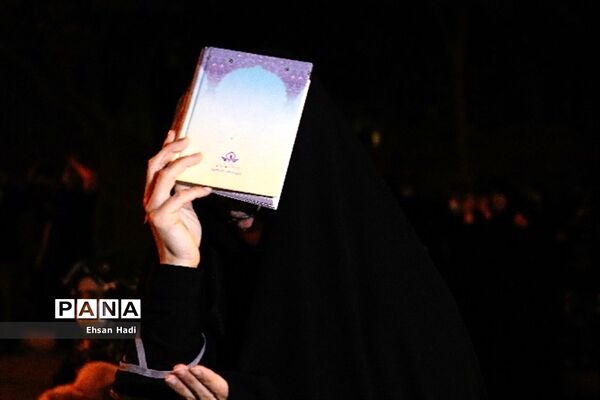 شب قدر زیر سایه قرآن