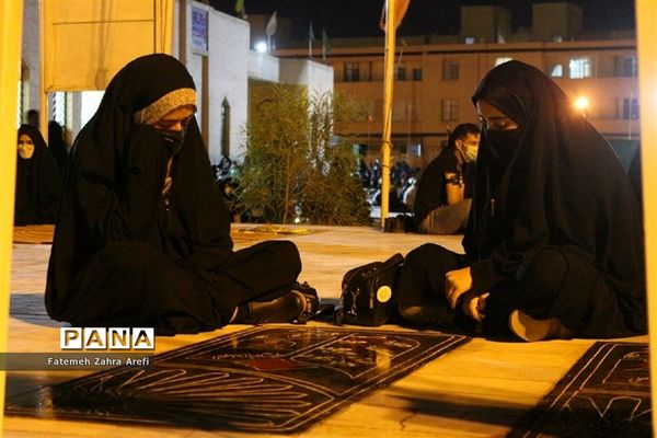 جلوه ای از خضوع و بندگی در دومین شب قدر