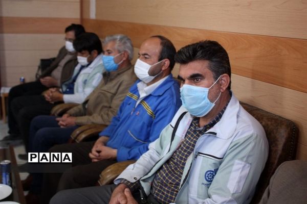 تقدیر و تجلیل از هنرآموزان و عوامل مرکز آموزش فنی و حرفه‌ای امام حسین(ع) در ابرکوه