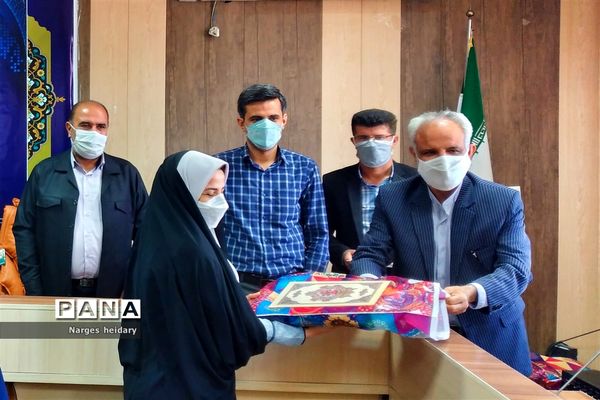 تقدیر از جلوه‌های ویژه معلمی در شهرستان امیدیه