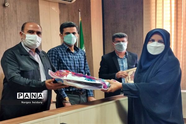 تقدیر از جلوه‌های ویژه معلمی در شهرستان امیدیه