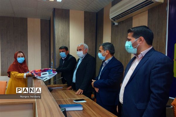 تقدیر از جلوه‌های ویژه معلمی در شهرستان امیدیه