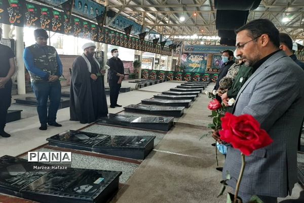 ادای احترام مسئولان آموزش و پرورش  و بسیج فرهنگیان ملارد به شهدای فرهنگی