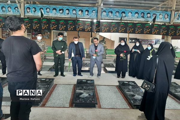 ادای احترام مسئولان آموزش و پرورش  و بسیج فرهنگیان ملارد به شهدای فرهنگی