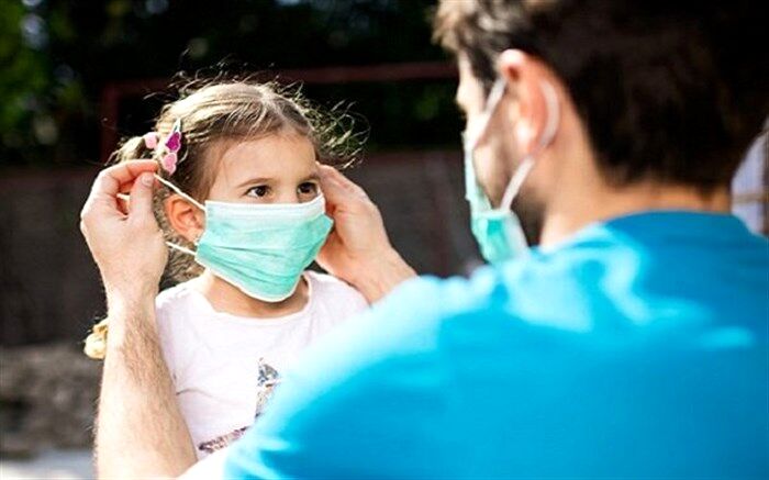 توصیه‌های کرونایی؛ به کودکان  بیاموزید که ماسک خود را با فرد دیگری تعویض نکنند