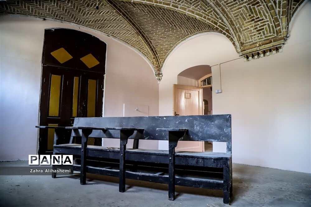 دبیرستان دخترانه هدایت
