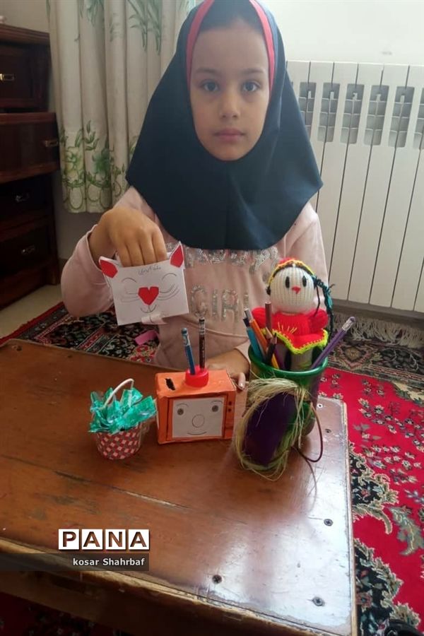 طرح کاردستی با مواد دورریختنی در مدارس رودهن