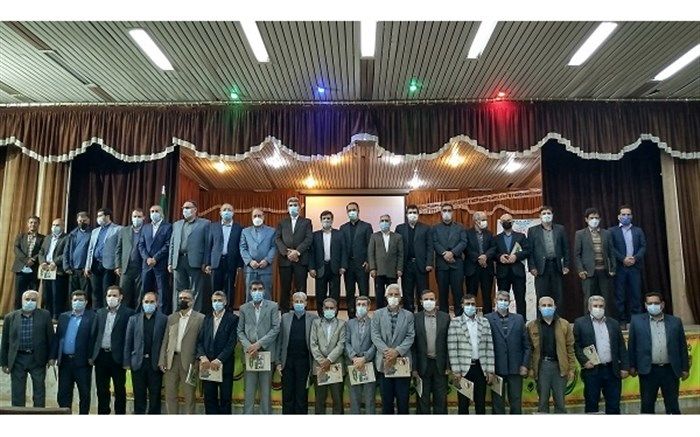 به مناسبت هفته گرامیداشت مقام معلم از 192 نفر از بازنشستگان آموزش و پرورش اهر تجلیل شد