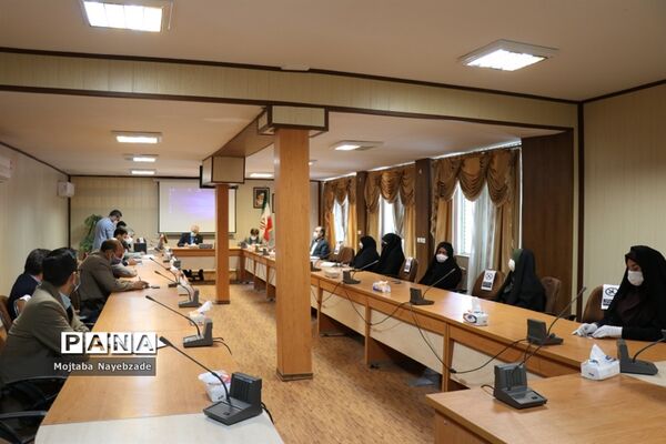 حضور معاون پرورشی و فرهنگی آموزش و پرورش خراسان رضوی و روسای ادارات داخلی این حوزه در ناحیه 4  مشهد