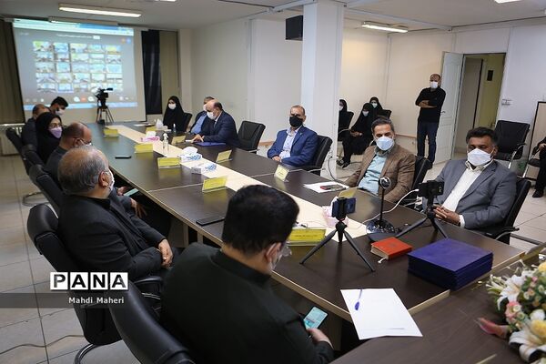 مراسم هفته گرامیداشت مقام شامخ معلم و سالروز تاسیس سازمان دانش‌آموزی