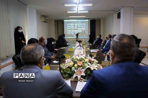 مراسم هفته گرامیداشت مقام شامخ معلم و سالروز تاسیس سازمان دانش‌آموزی