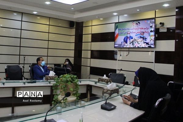 مراسم هفته گرامیداشت مقام شامخ معلم و سالروز تاسیس سازمان دانش‌آموزی