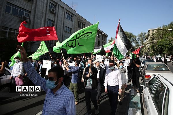 راهپیمایی نمازگزاران از دانشگاه تهران به سمت میدان فلسطین در حمایت از مردم فلسطین