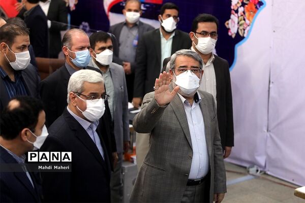 بازدید وزیر کشور از ستاد ثبت نام سیزدهمین دوره انتخابات ریاست جمهوری