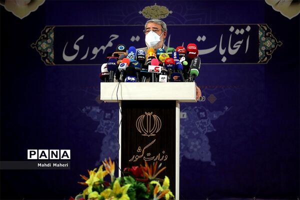 بازدید وزیر کشور از ستاد ثبت نام سیزدهمین دوره انتخابات ریاست جمهوری
