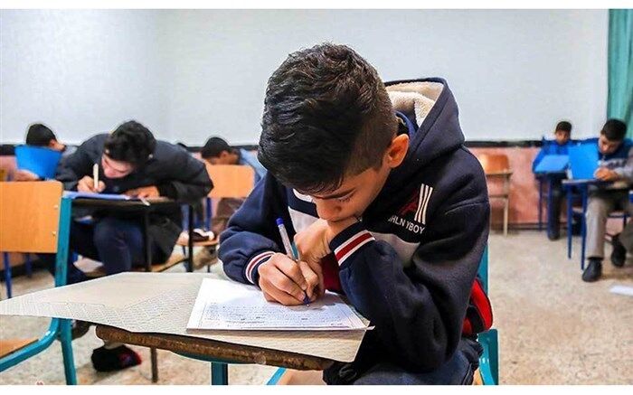 وزارت بهداشت از طریق کد ملی دانش‌آموزان وضعیت آنان را چک می‌‌کند