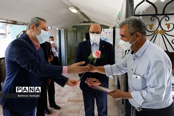 تقدیر از کارکنان سازمان دانش‌آموزی به مناسبت سالروز تاسیس سازمان دانش‌آموزی