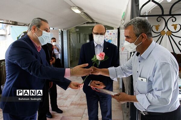 تقدیر از کارکنان سازمان دانش‌آموزی به مناسبت سالروز تاسیس سازمان دانش‌آموزی