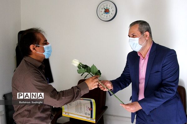 تقدیر از کارکنان سازمان دانش‌آموزی به مناسبت سالروز تاسیس سازمان دانش‌آموزی
