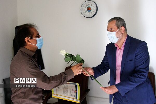 تقدیر از کارکنان سازمان دانش‌آموزی به مناسبت سالروز تاسیس سازمان دانش‌آموزی