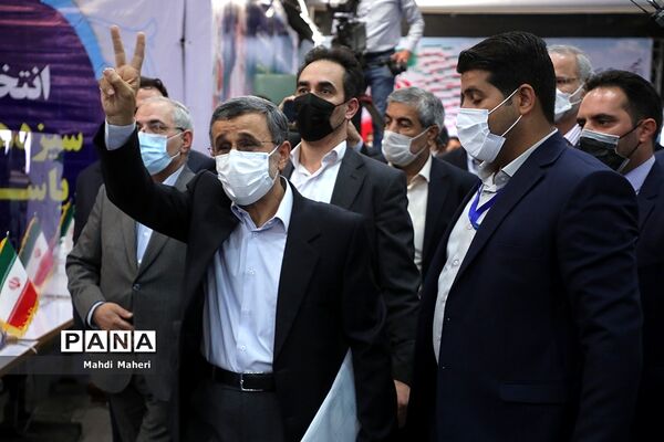 دومین روز ثبت‌نام از داوطلبان انتخابات سیزدهمین دوره ریاست‌جمهوری