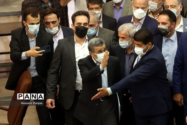 دومین روز ثبت‌نام از داوطلبان انتخابات سیزدهمین دوره ریاست‌جمهوری