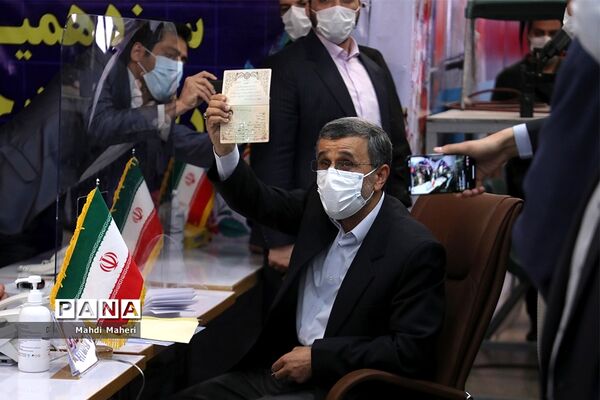 دومین روز ثبت‌نام از داوطلبان انتخابات سیزدهمین دوره ریاست‌جمهوری