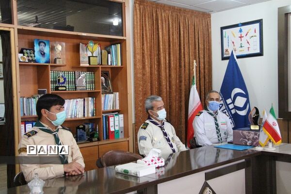 دیدار مربیان پیشتاز با مدیرسازمان دانش آموزی استان