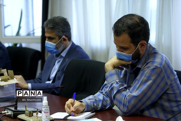 شورای هماهنگی تشکل‌های دانش آموزی با موضوع رای اولی‌ها