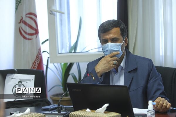 شورای هماهنگی تشکل‌های دانش آموزی با موضوع رای اولی‌ها