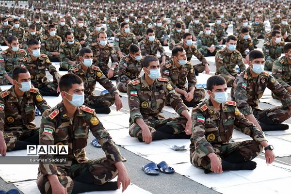 اقامه نماز عید فطر در دانشگاه افسری امام علی (ع)