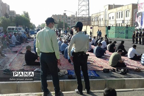 اقامه نماز عید فطر در خاورشهر بارعایت پروتکل و فاصله گذاری