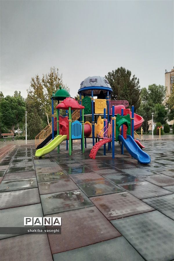 بارش باران بهاری در اصفهان