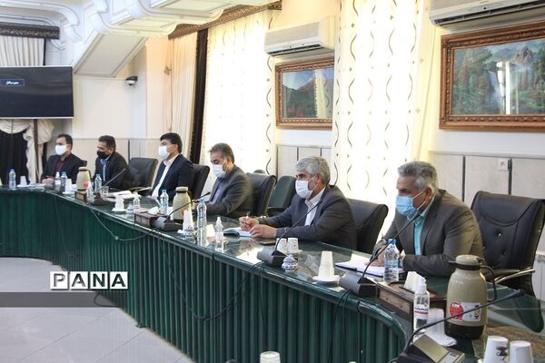 نشست قائم مقام سازمان دانش آموزی با رؤسای آموزش و پروش یزد