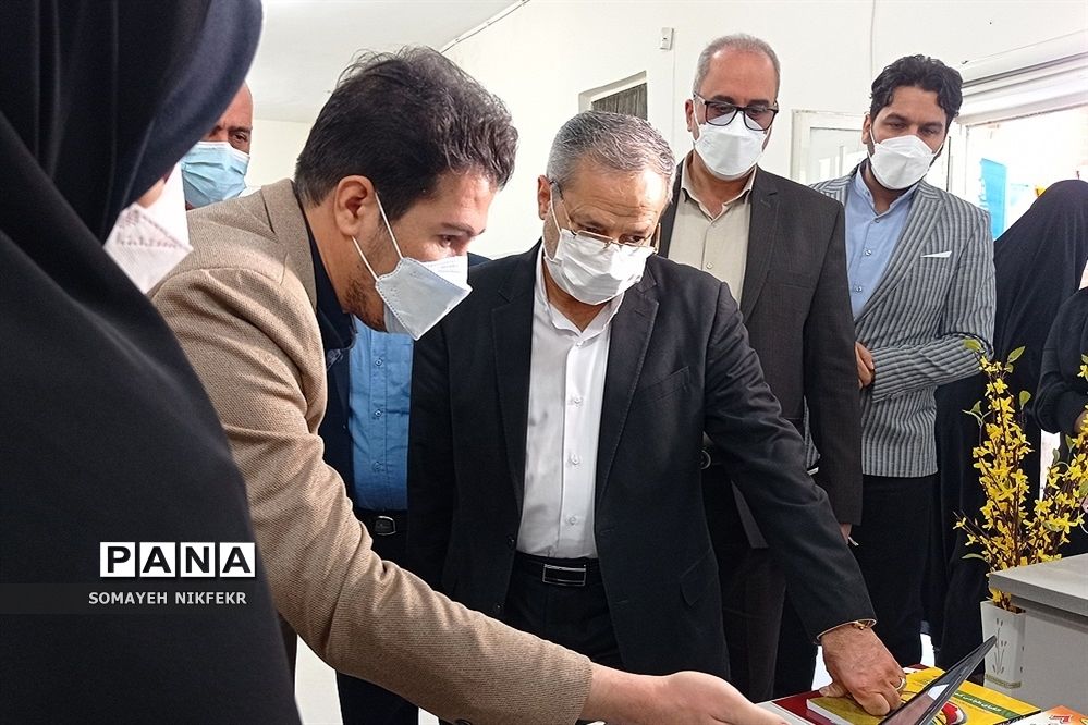 بازدیدمعاون پرورشی و فرهنگی وزارت آموزش و پرورش از دبیرخانه داوری جشنواره معلمان مؤلف