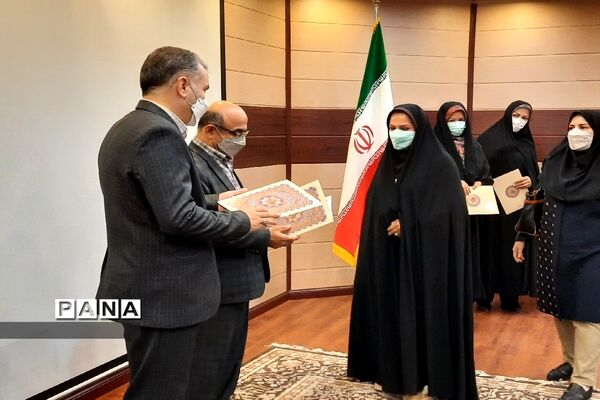 تجلیل از دانش‌آموزان برتر جشنواره نوجوان خوارزمی منطقه ۱۳