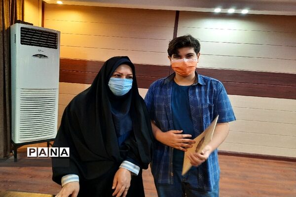 تجلیل از دانش‌آموزان برتر جشنواره نوجوان خوارزمی منطقه ۱۳