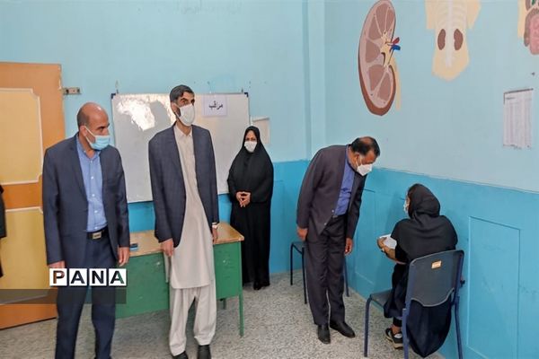 بازدید مدیرکل آموزش و پرورش سیستان و بلوچستان ازحوزه‌های امتحانی