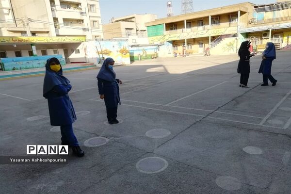 نخستین روز برگزاری امتحانات نهایی پایه نهم در دبیرستان پاینده  اهواز